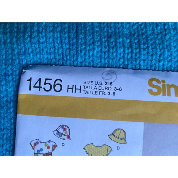 Simplicity sewing pattern 1456 Girls dress apron hat sz 3-5 - Picture 2 of 4